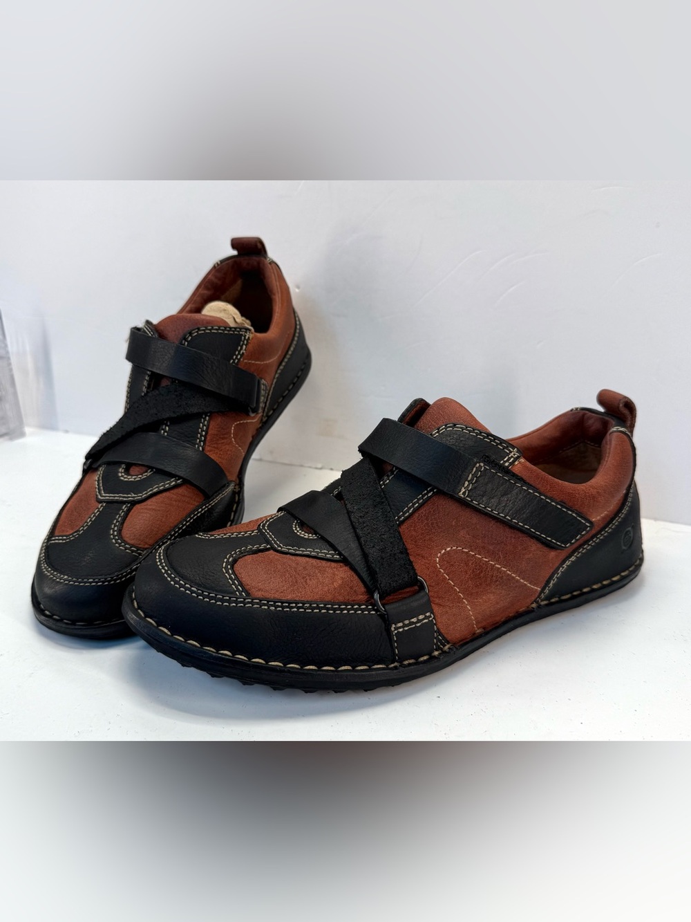 Born Brown and Black leather Casual Slip-On shoe men’s size 8, women’s 9.5 wide